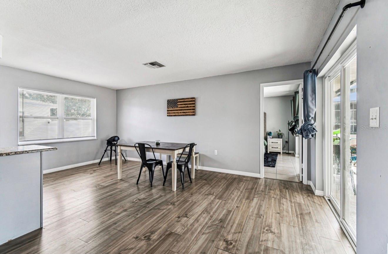 Image 25 of 54 For 7112 Vista Way