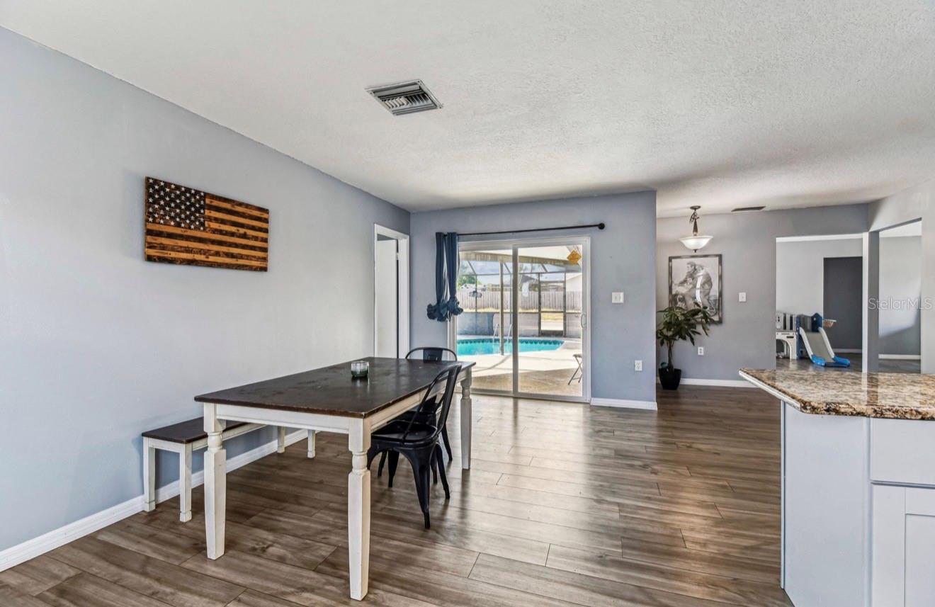 Image 27 of 54 For 7112 Vista Way