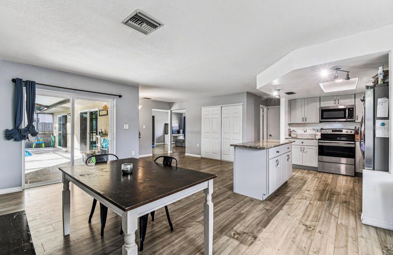 Image 28 of 54 For 7112 Vista Way