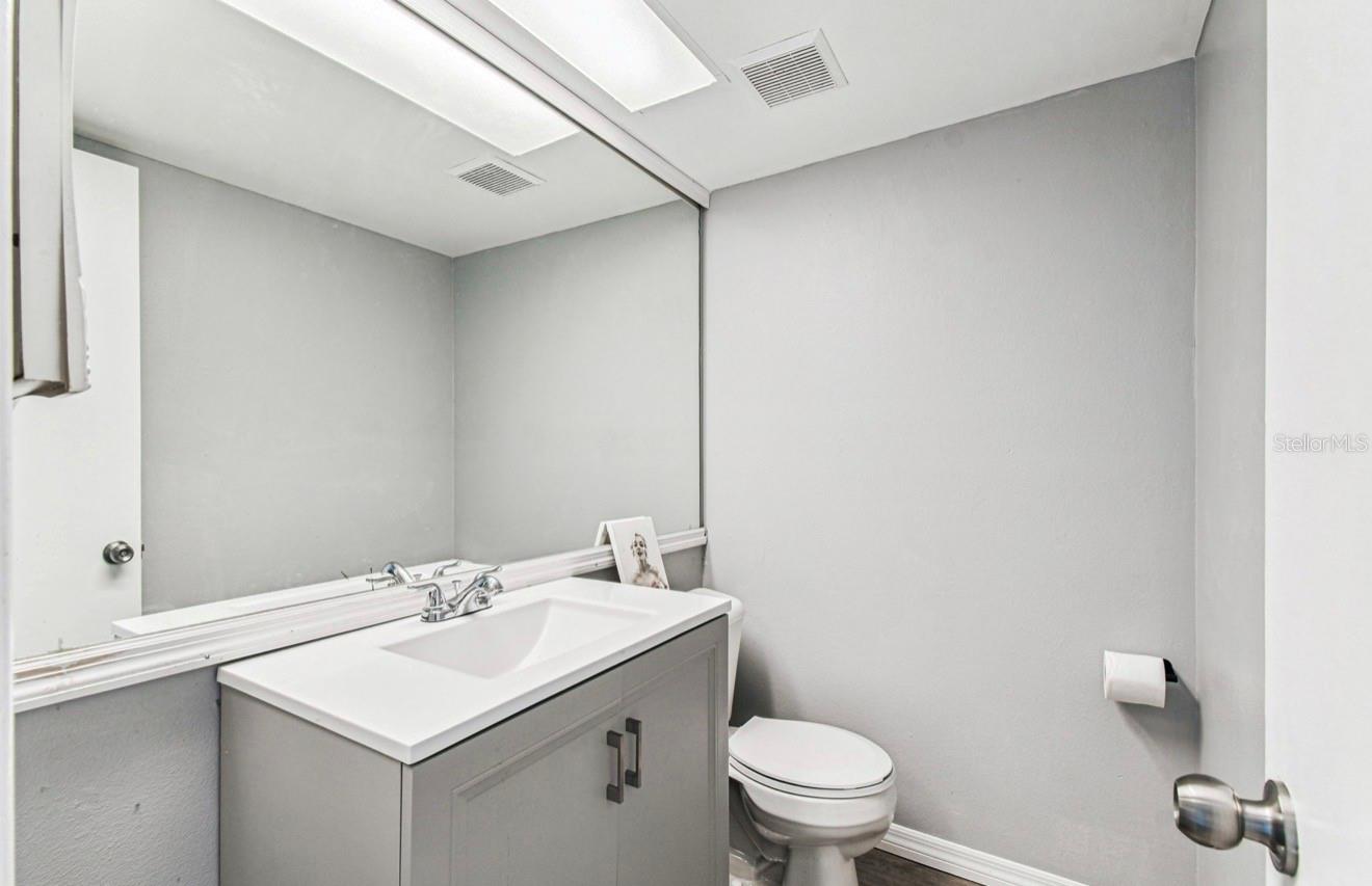 Image 30 of 54 For 7112 Vista Way