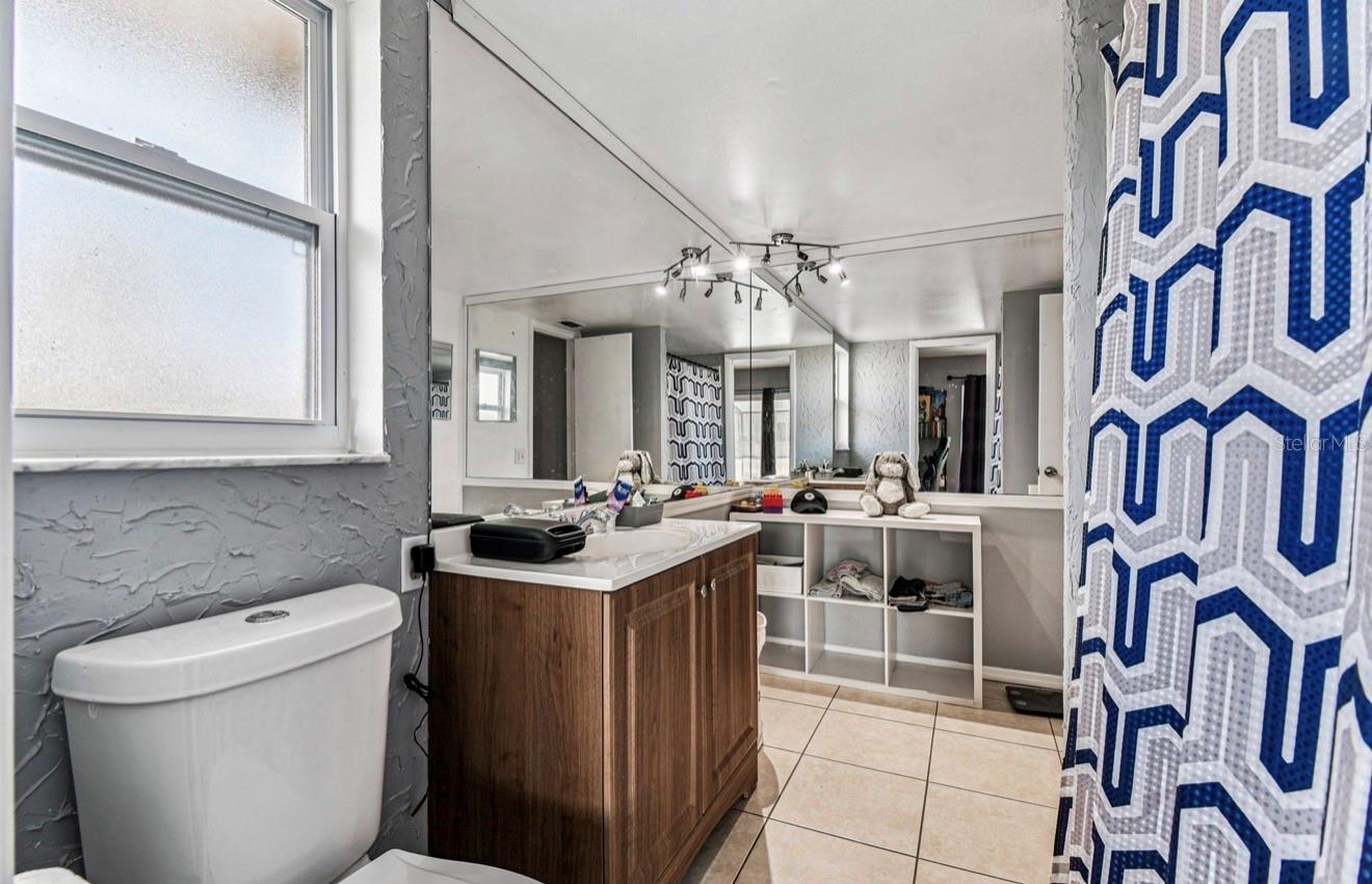 Image 33 of 54 For 7112 Vista Way