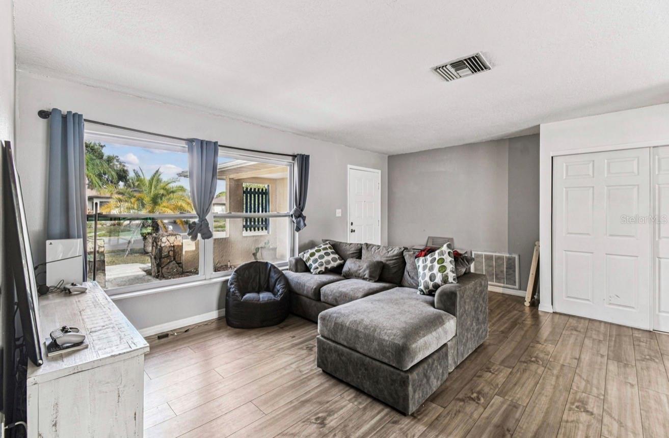 Image 9 of 54 For 7112 Vista Way