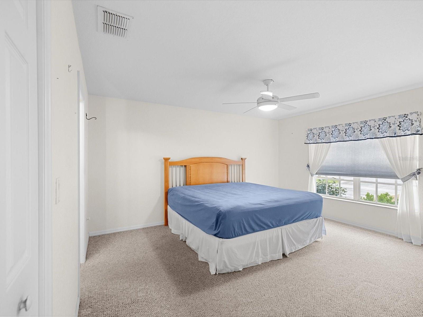 Image 10 of 22 For 8431 Braganza Street