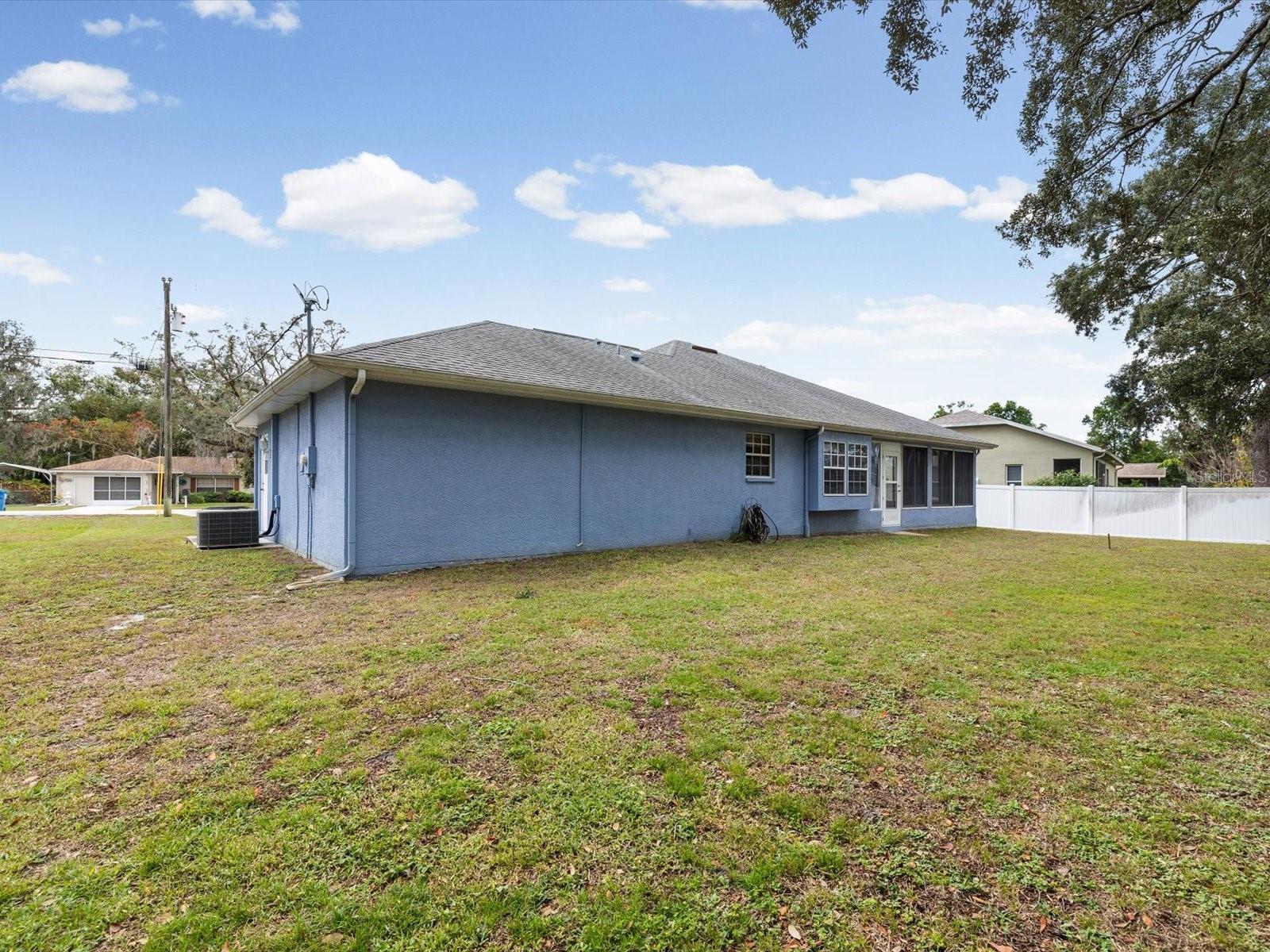 Image 21 of 22 For 8431 Braganza Street