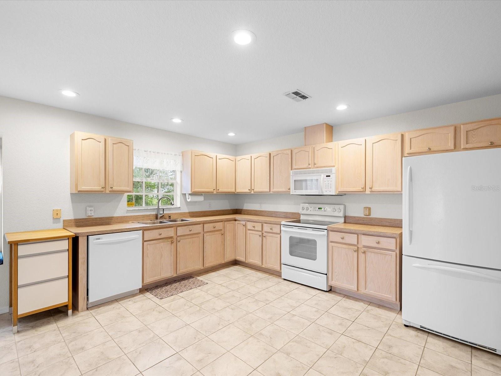 Image 3 of 22 For 8431 Braganza Street