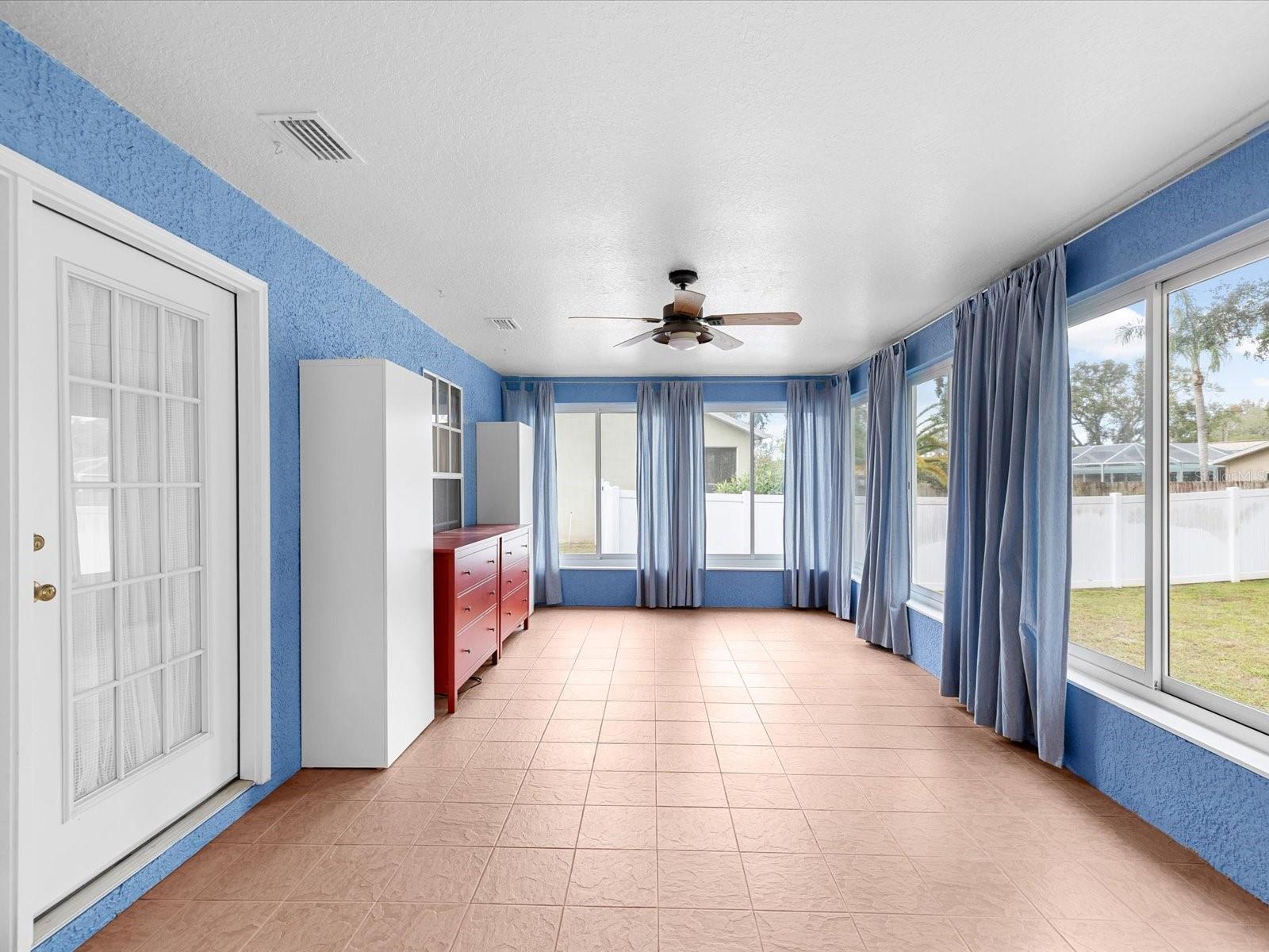 Image 4 of 22 For 8431 Braganza Street