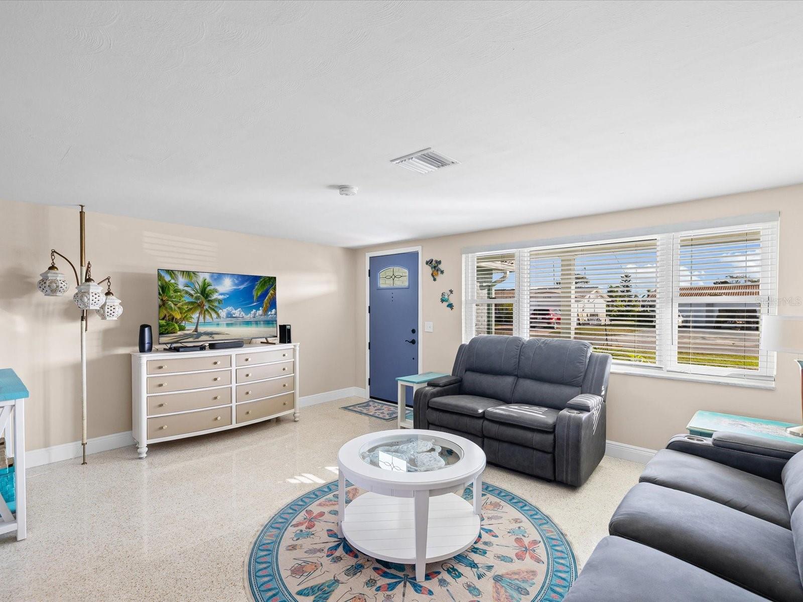 Image 14 of 72 For 12637 4th Isle