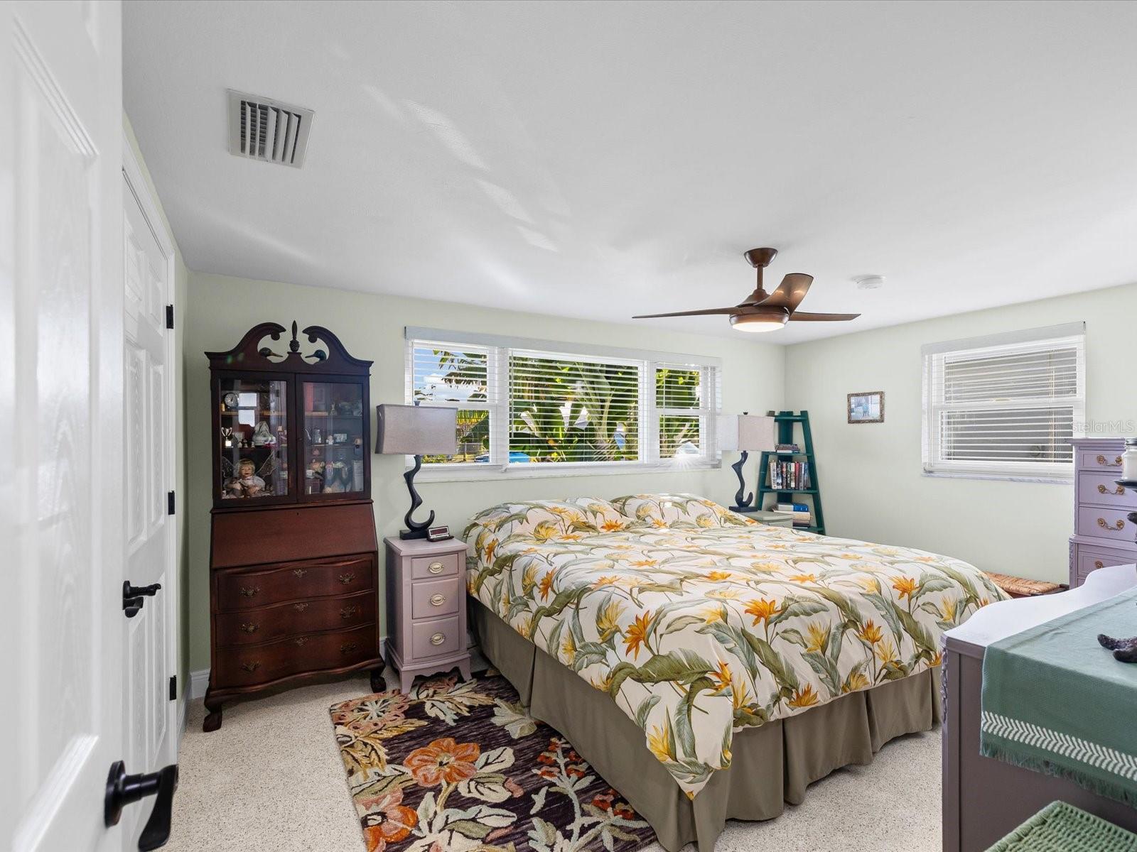 Image 18 of 72 For 12637 4th Isle