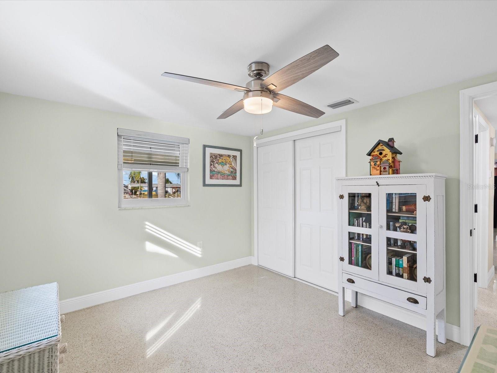 Image 21 of 72 For 12637 4th Isle