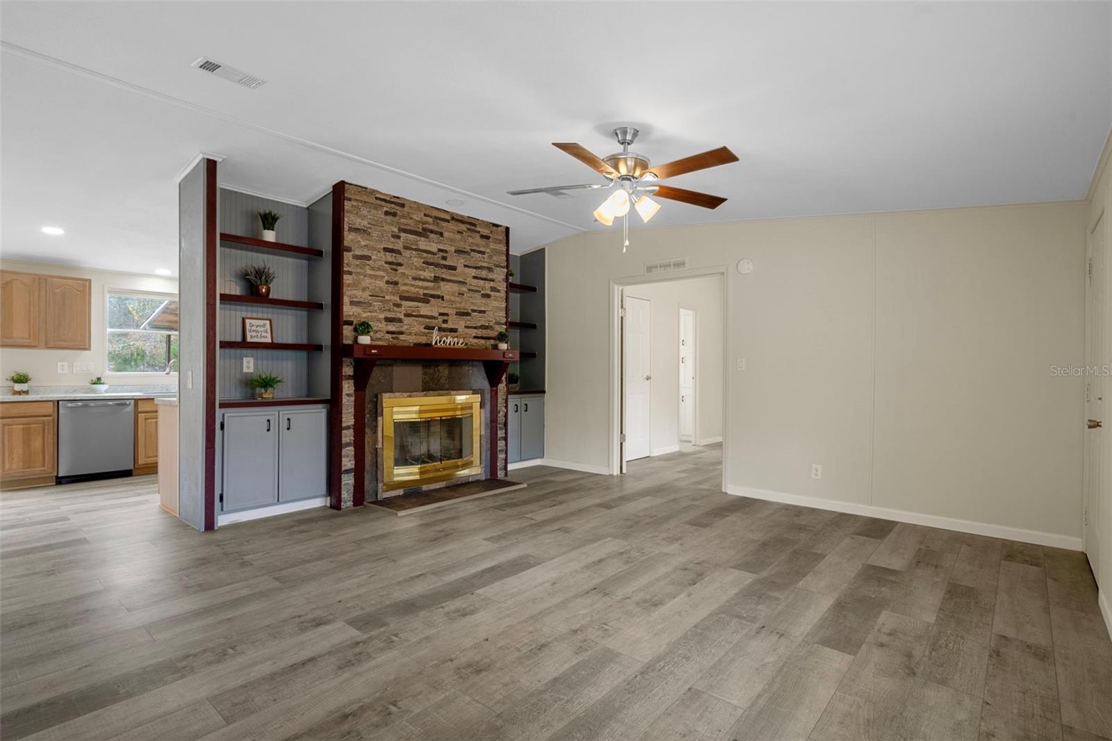 Image 16 of 49 For 18008 Greensboro Street