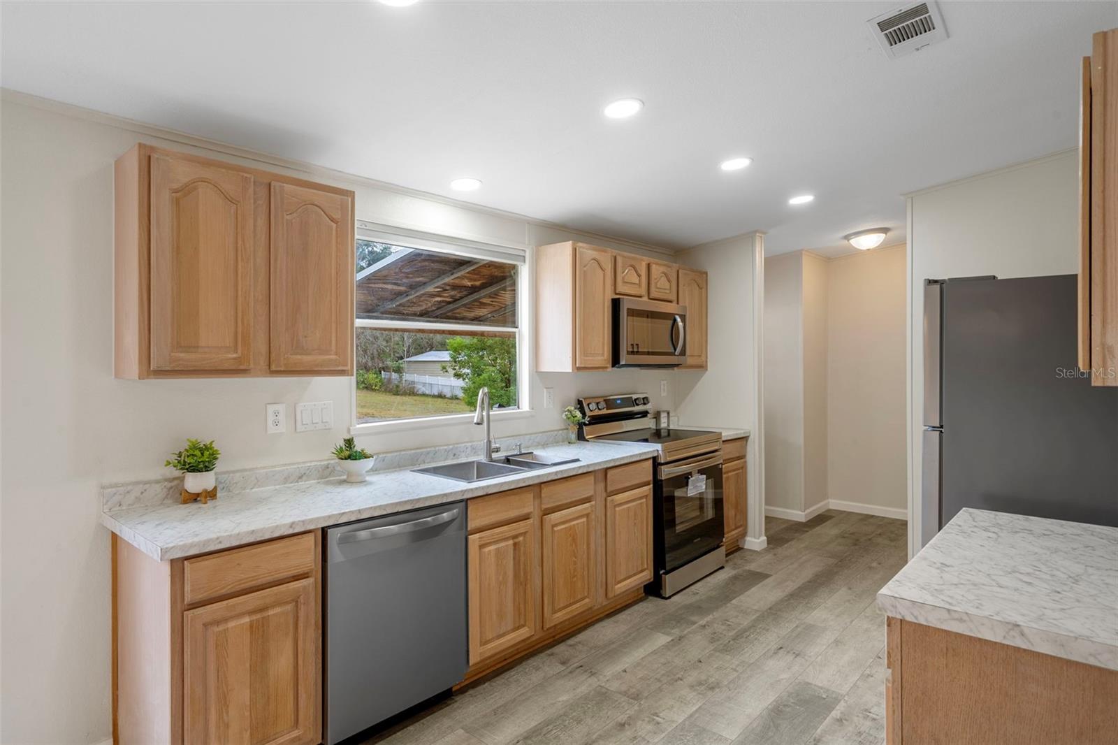 Image 21 of 49 For 18008 Greensboro Street