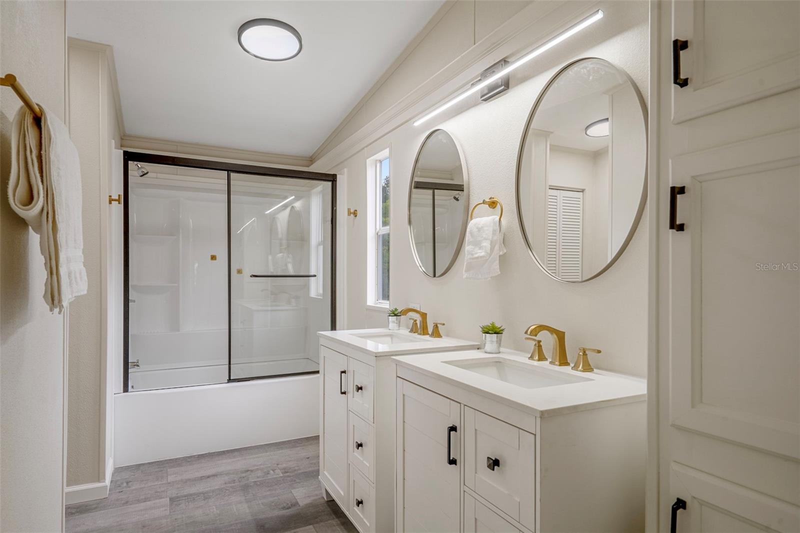 Image 33 of 49 For 18008 Greensboro Street