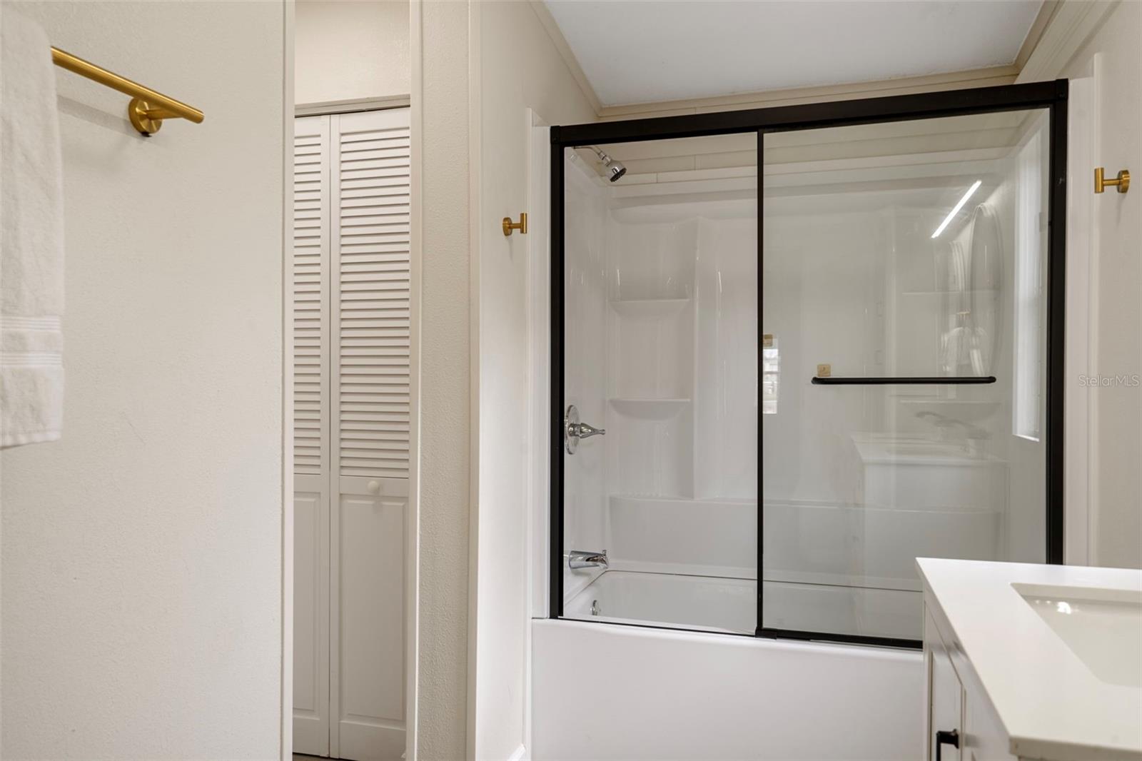 Image 34 of 49 For 18008 Greensboro Street