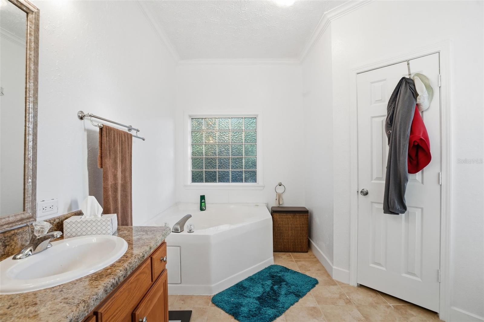 Image 15 of 34 For 11805 Osprey Avenue