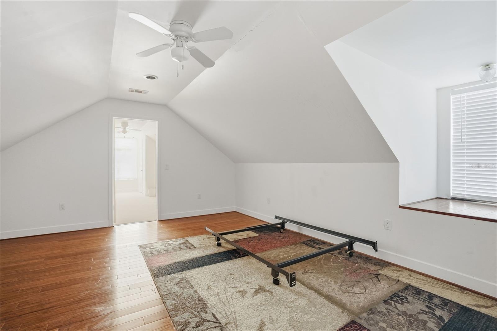 Image 24 of 34 For 11805 Osprey Avenue