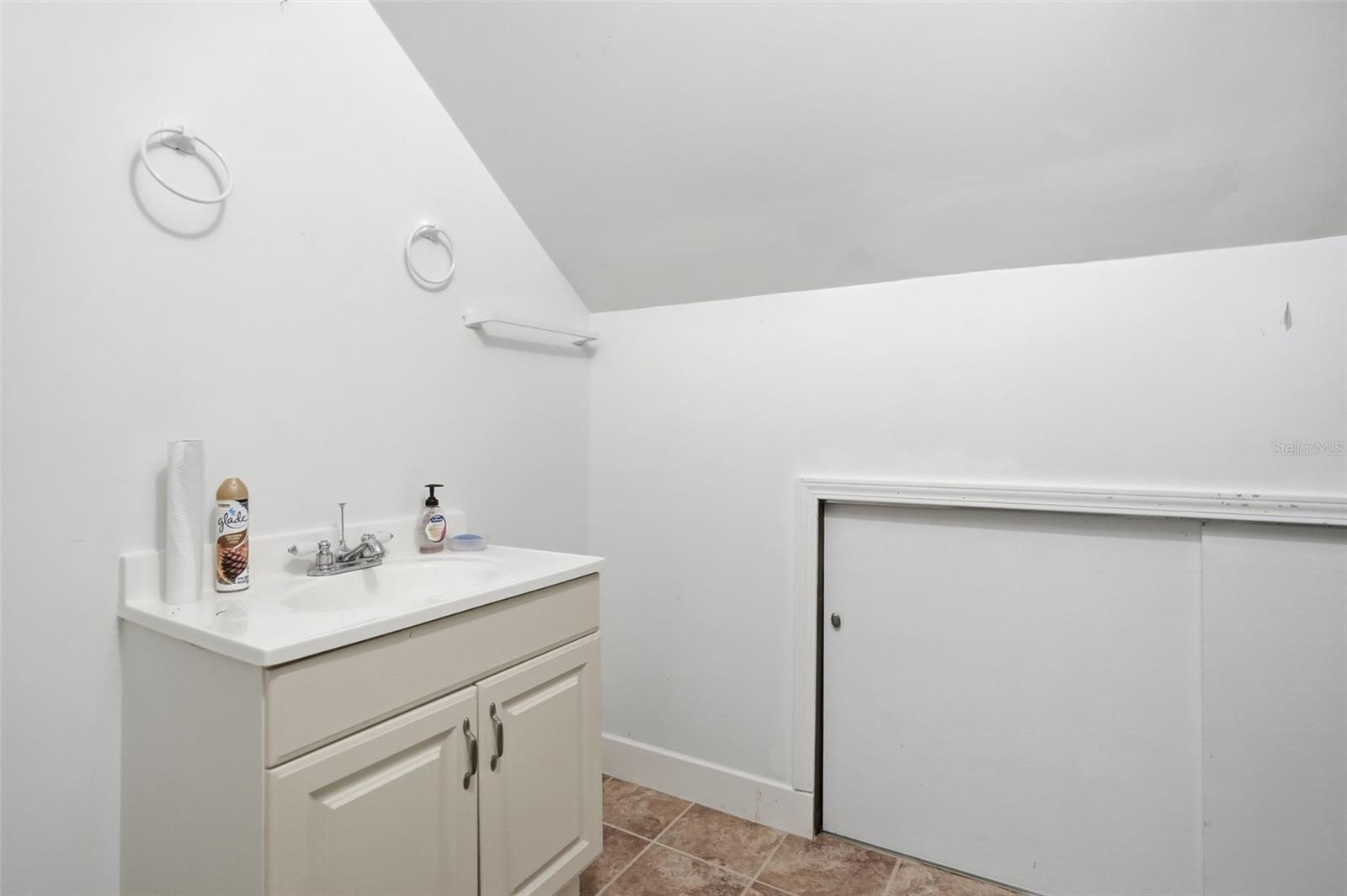 Image 27 of 34 For 11805 Osprey Avenue