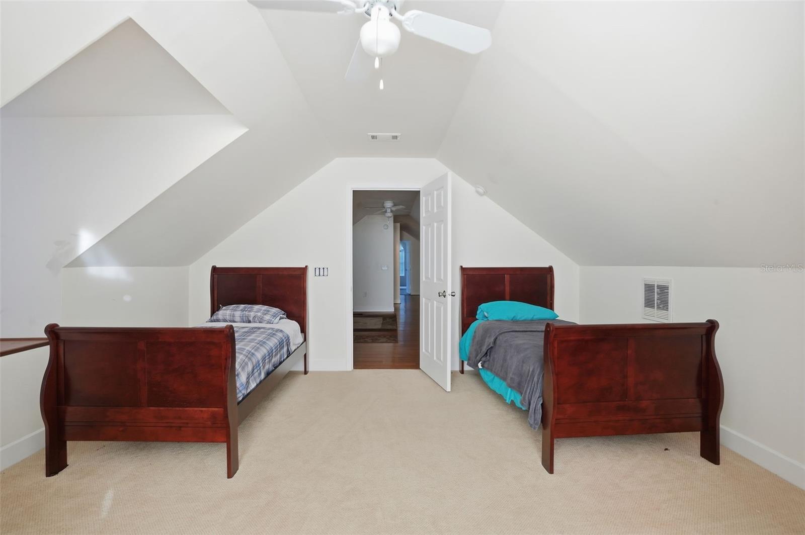 Image 29 of 34 For 11805 Osprey Avenue