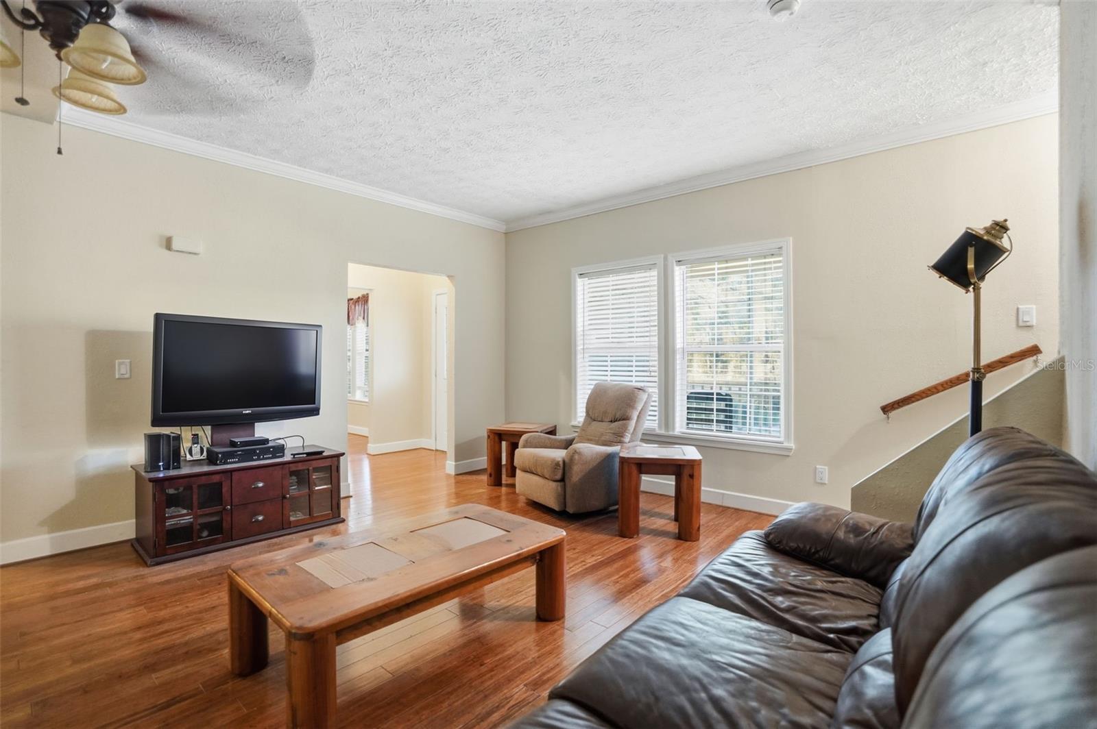 Image 5 of 34 For 11805 Osprey Avenue