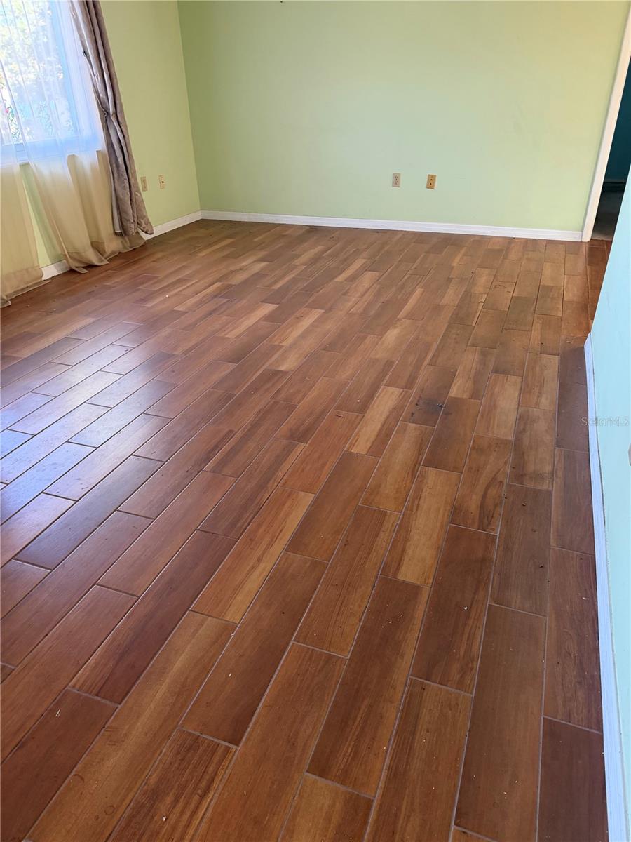 Image 5 of 5 For 6350 Lomand Avenue