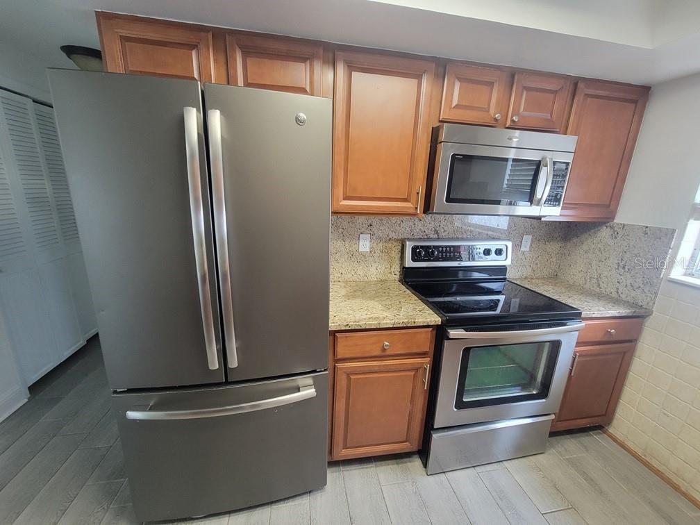 Image 8 of 19 For 7730 Wicklow Street