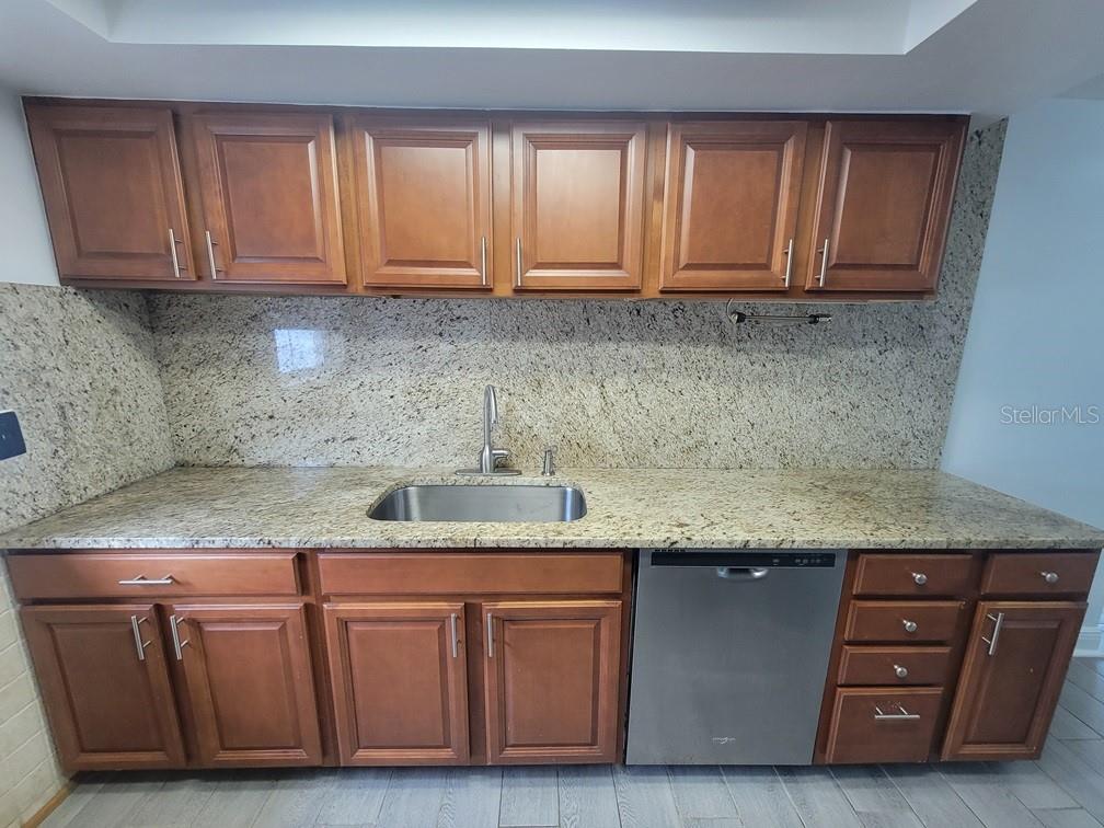 Image 9 of 19 For 7730 Wicklow Street