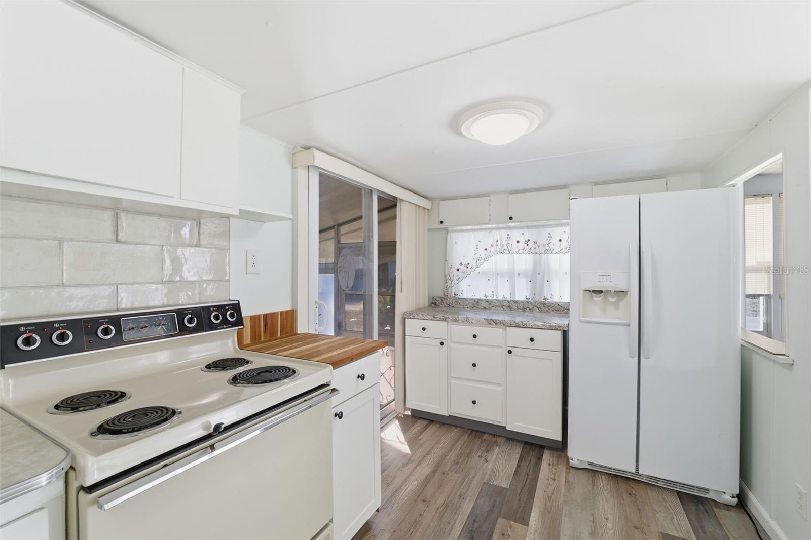 Listing photo id 9 for 1934 Shady Cove