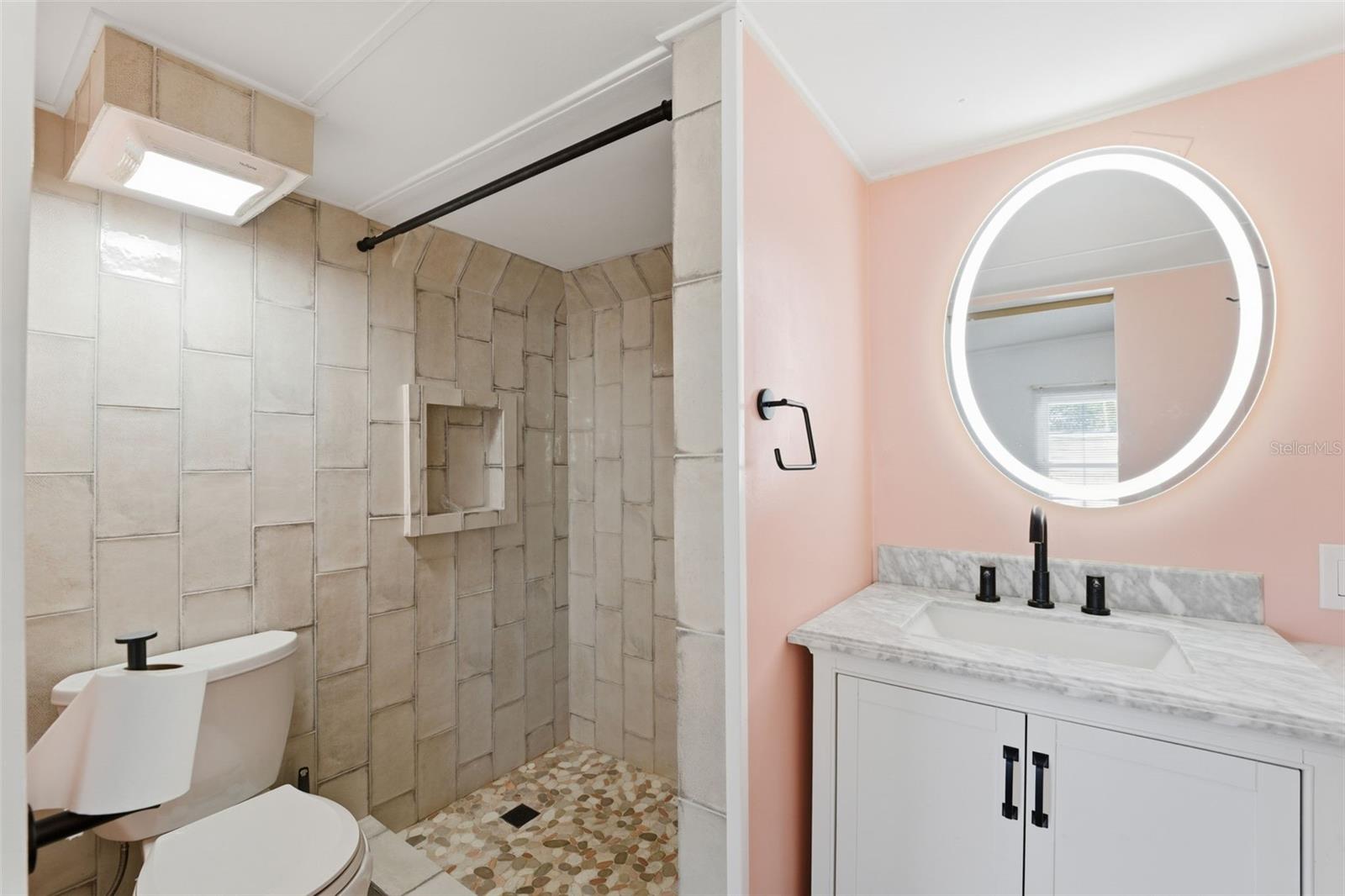 Listing photo id 15 for 1934 Shady Cove