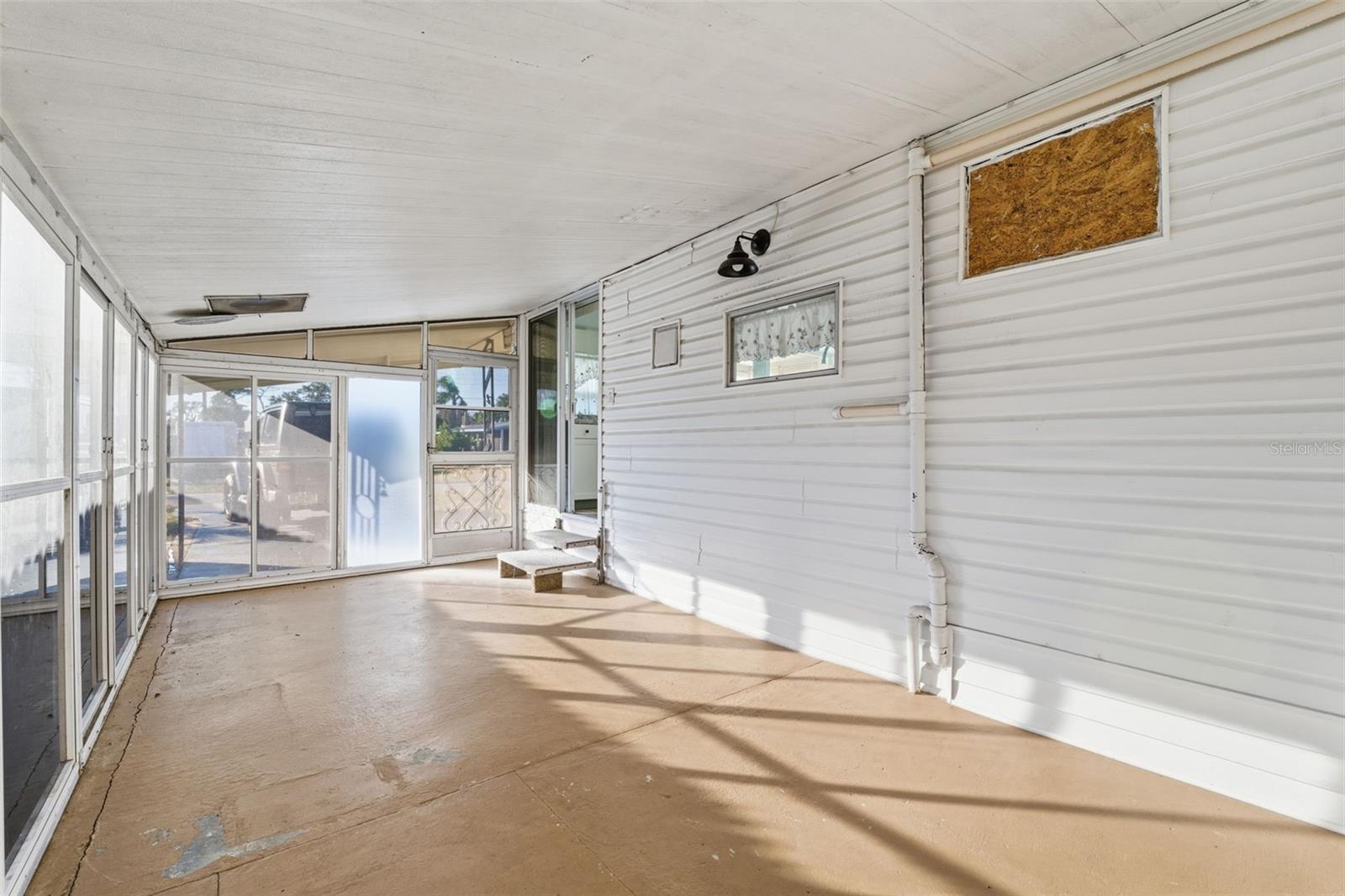 Listing photo id 19 for 1934 Shady Cove