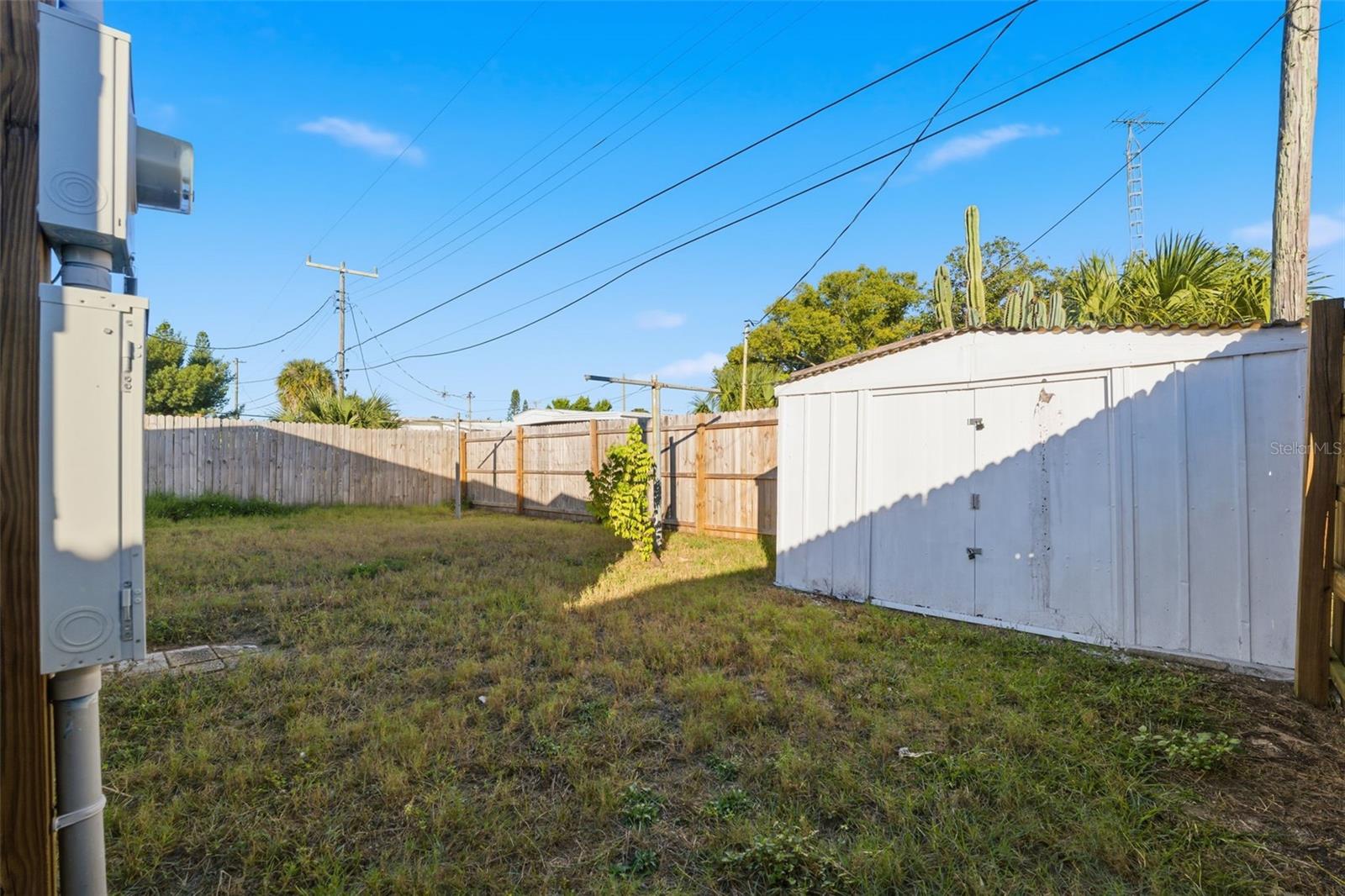 Listing photo id 21 for 1934 Shady Cove