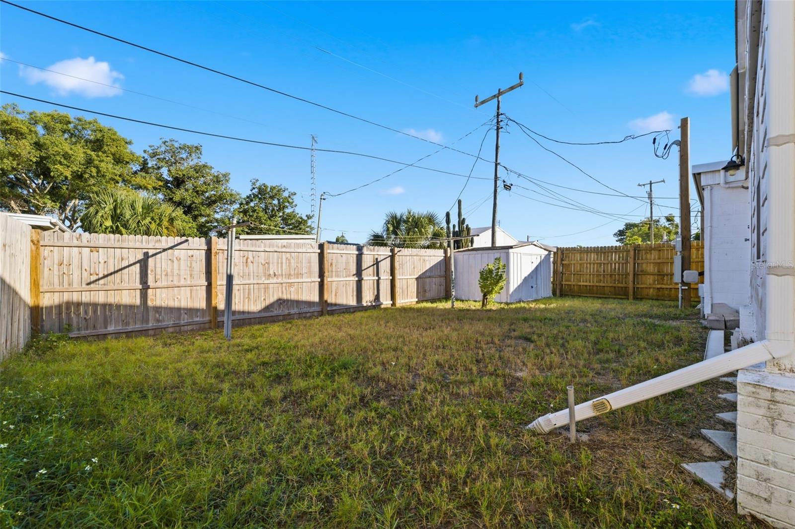 Listing photo id 23 for 1934 Shady Cove