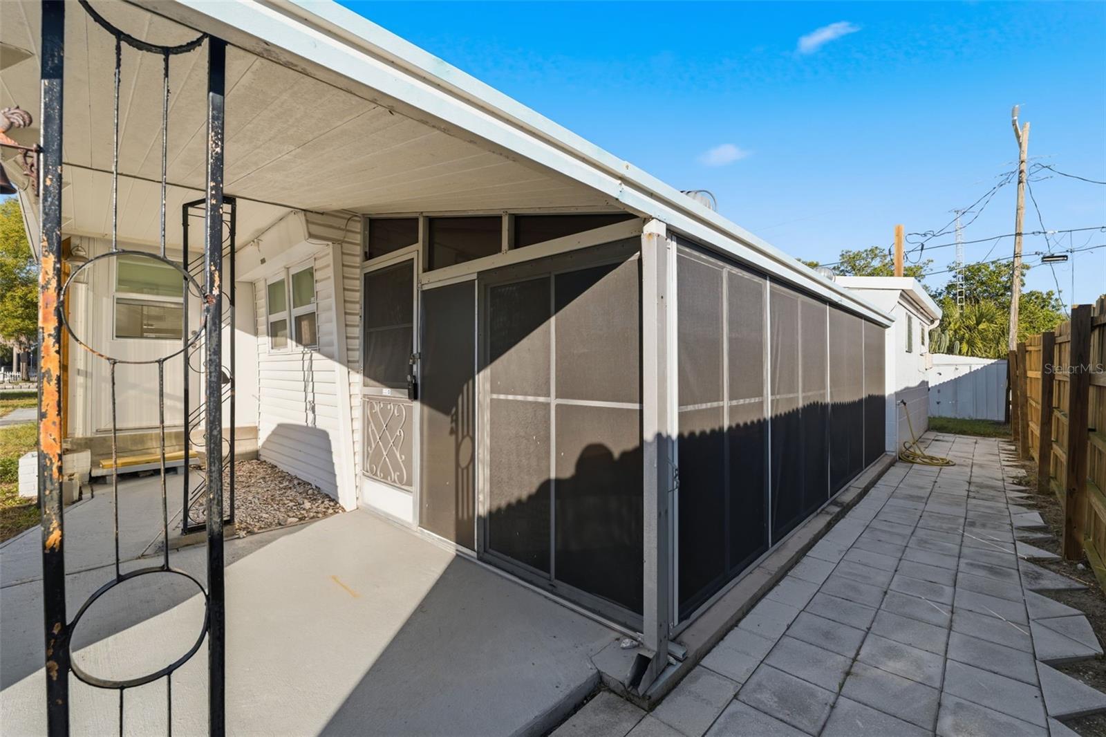 Listing photo id 3 for 1934 Shady Cove