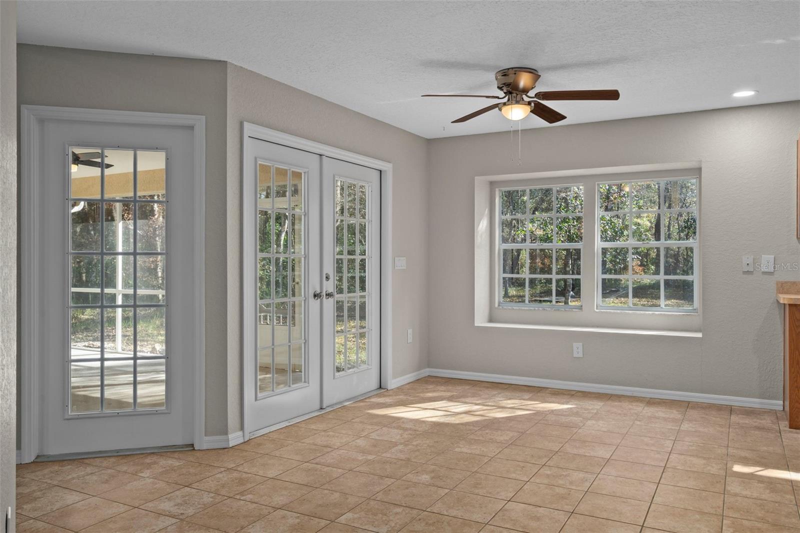 Listing photo id 11 for 13388 Glory Lane