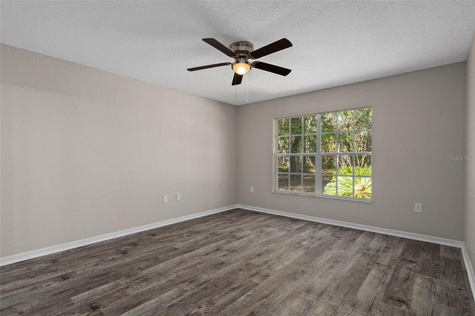 Listing photo id 12 for 13388 Glory Lane