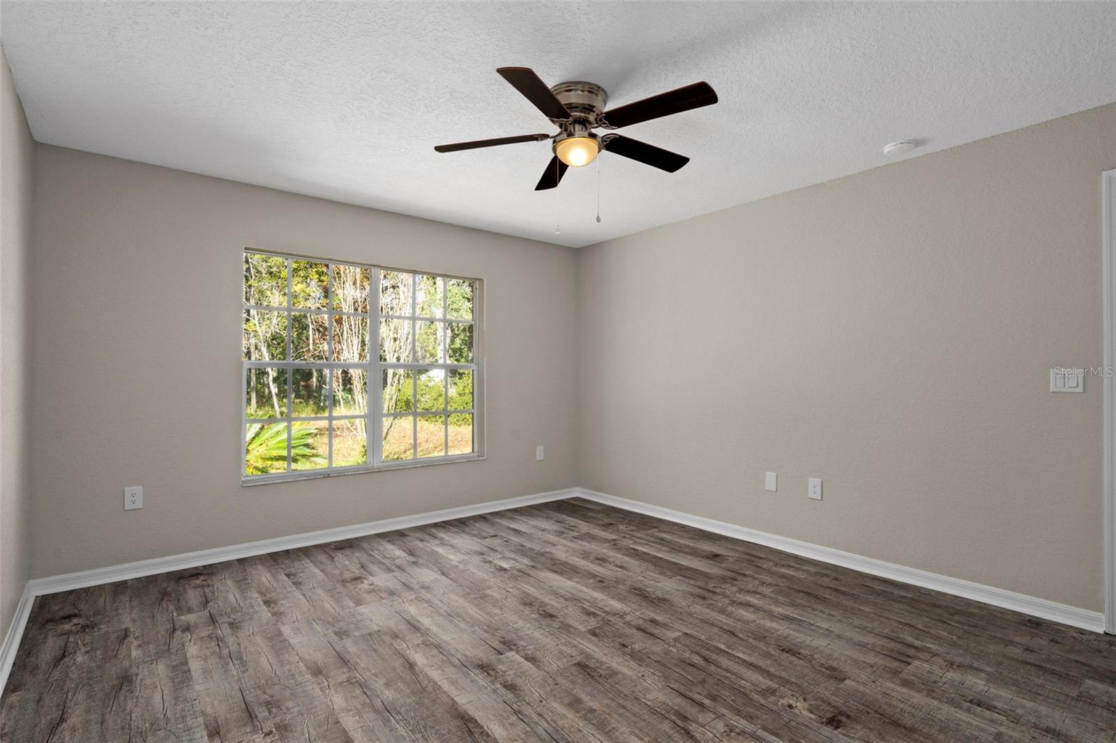 Listing photo id 13 for 13388 Glory Lane