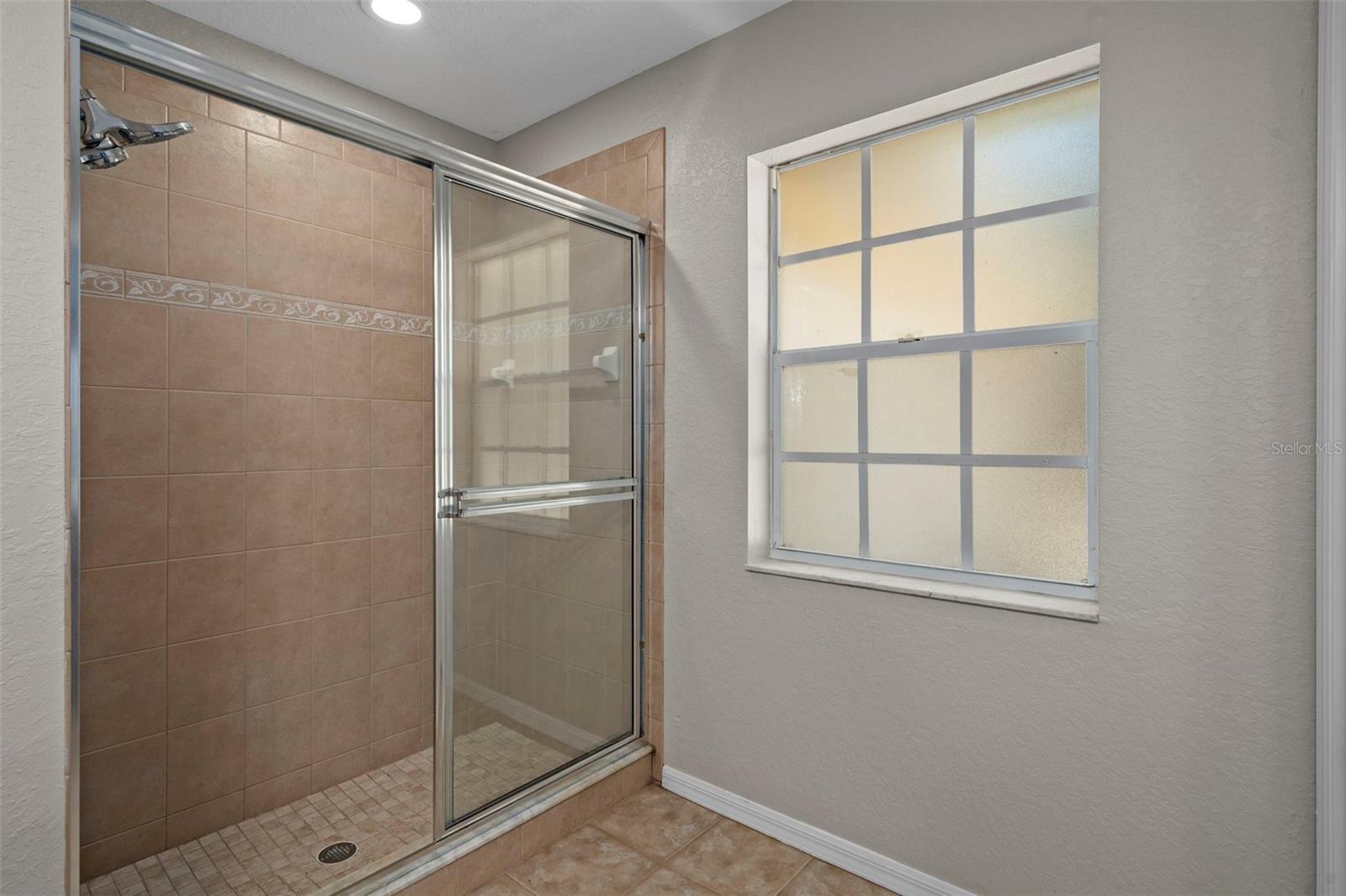 Listing photo id 16 for 13388 Glory Lane