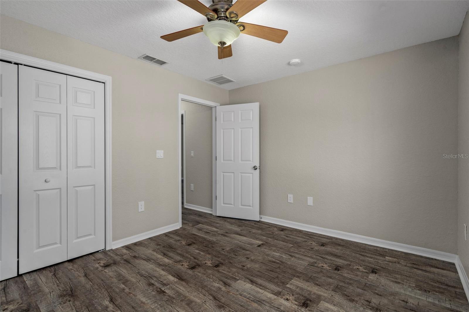 Listing photo id 18 for 13388 Glory Lane