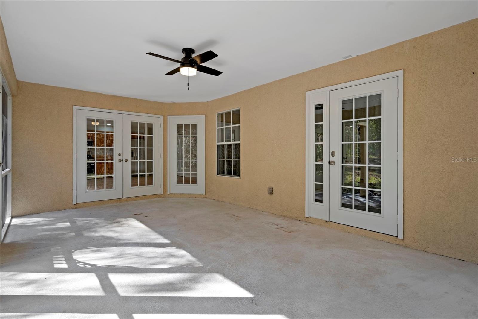 Listing photo id 24 for 13388 Glory Lane