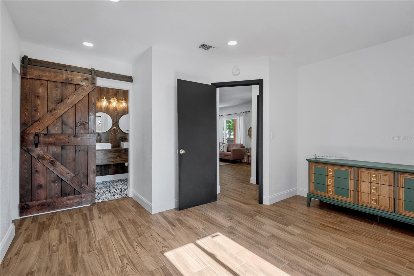 Image 13 of 34 For 4400 44th Avenue N