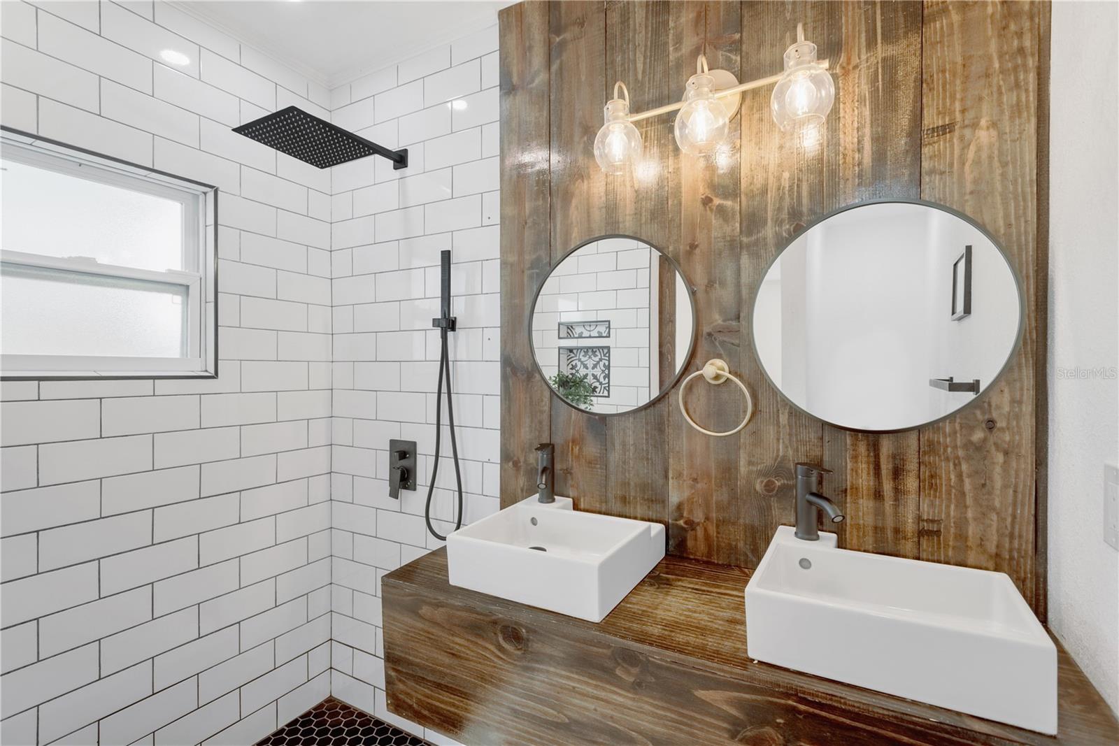 Image 14 of 34 For 4400 44th Avenue N