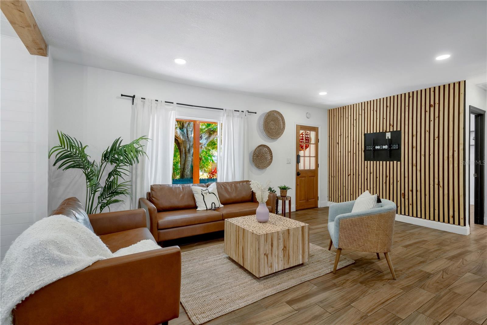 Image 3 of 34 For 4400 44th Avenue N