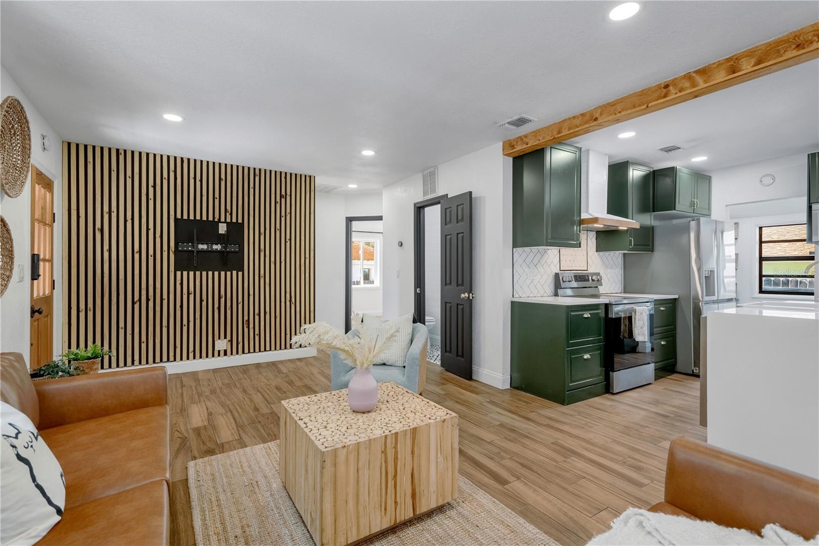 Image 6 of 34 For 4400 44th Avenue N