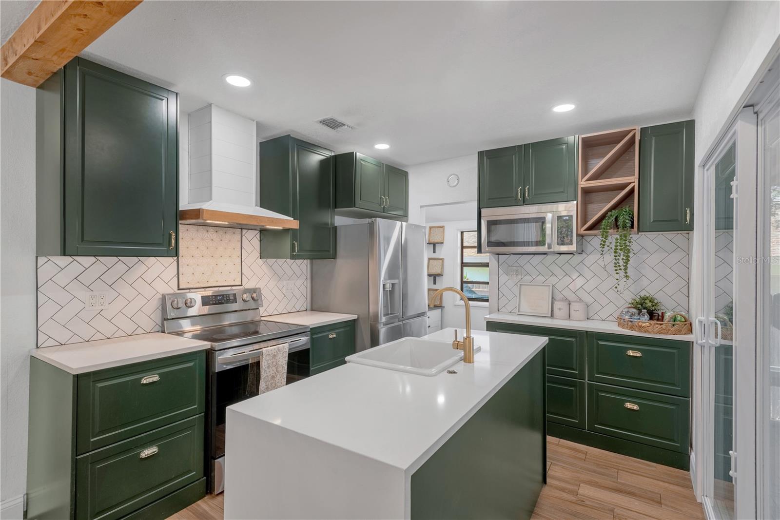 Image 7 of 34 For 4400 44th Avenue N