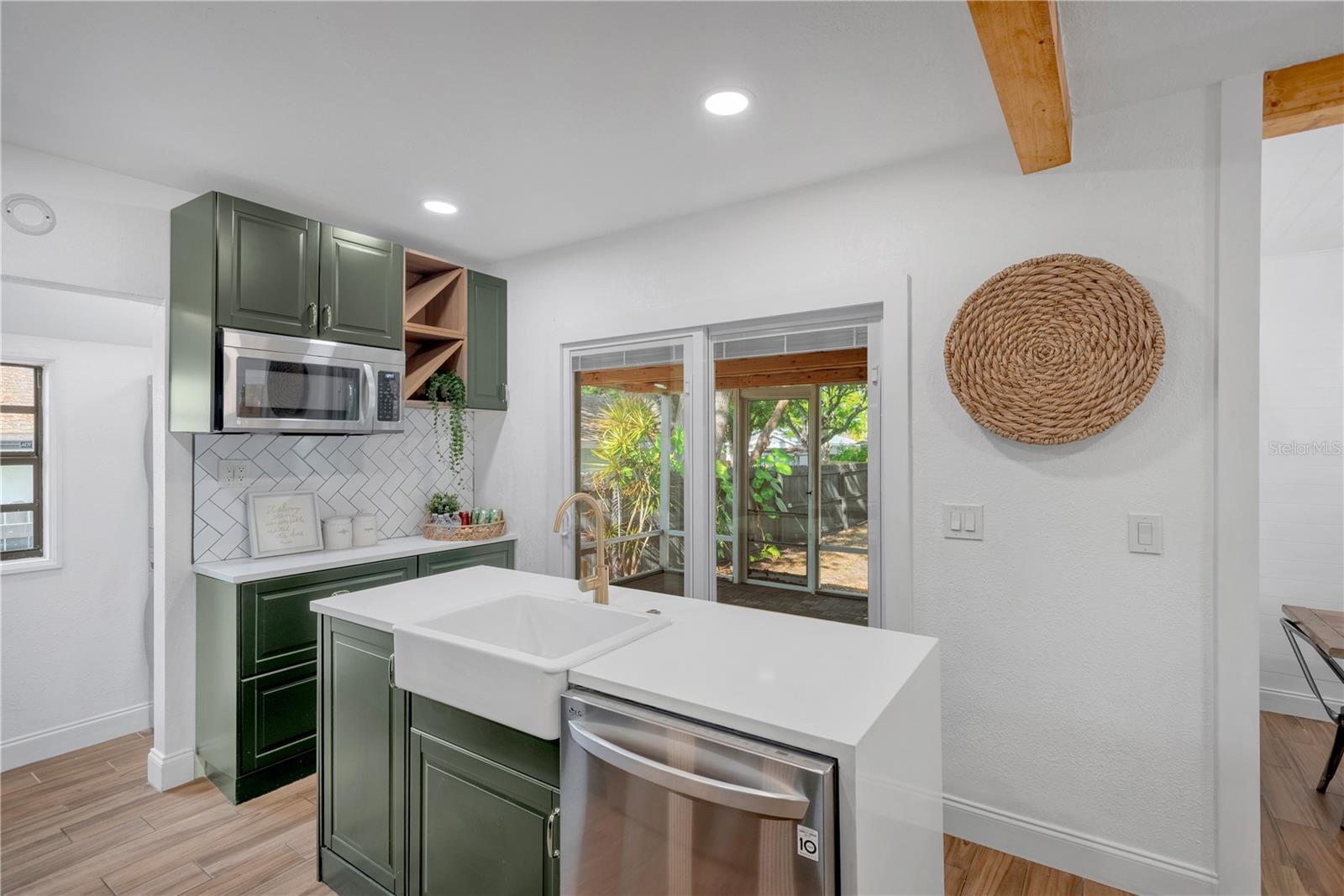 Image 8 of 34 For 4400 44th Avenue N