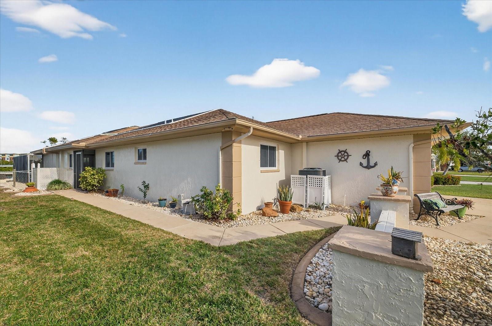 Listing photo id 11 for 4535 Rickover Court