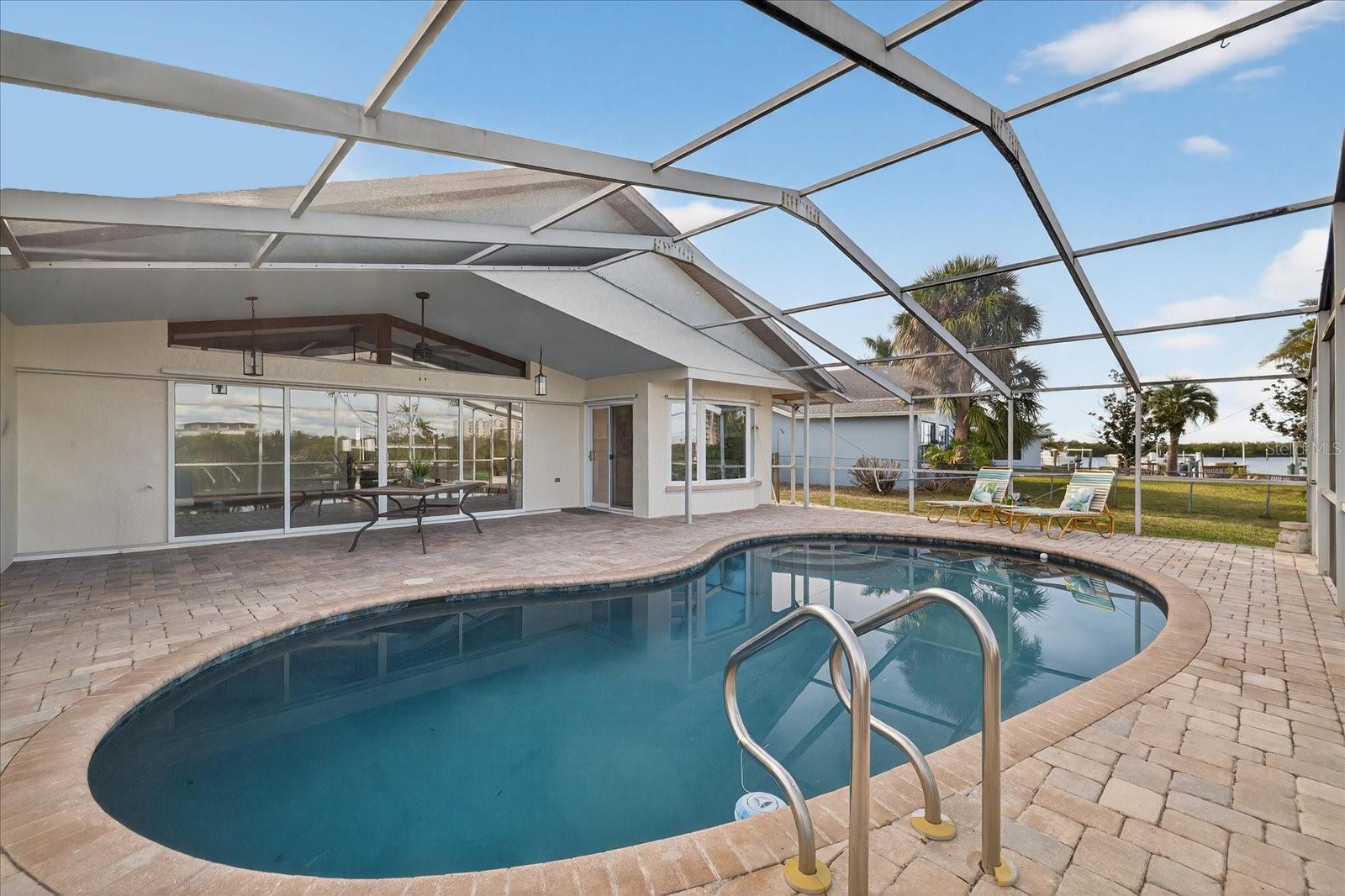 Listing photo id 21 for 4535 Rickover Court