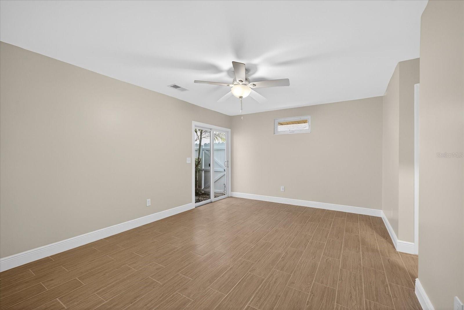 Listing photo id 36 for 4535 Rickover Court