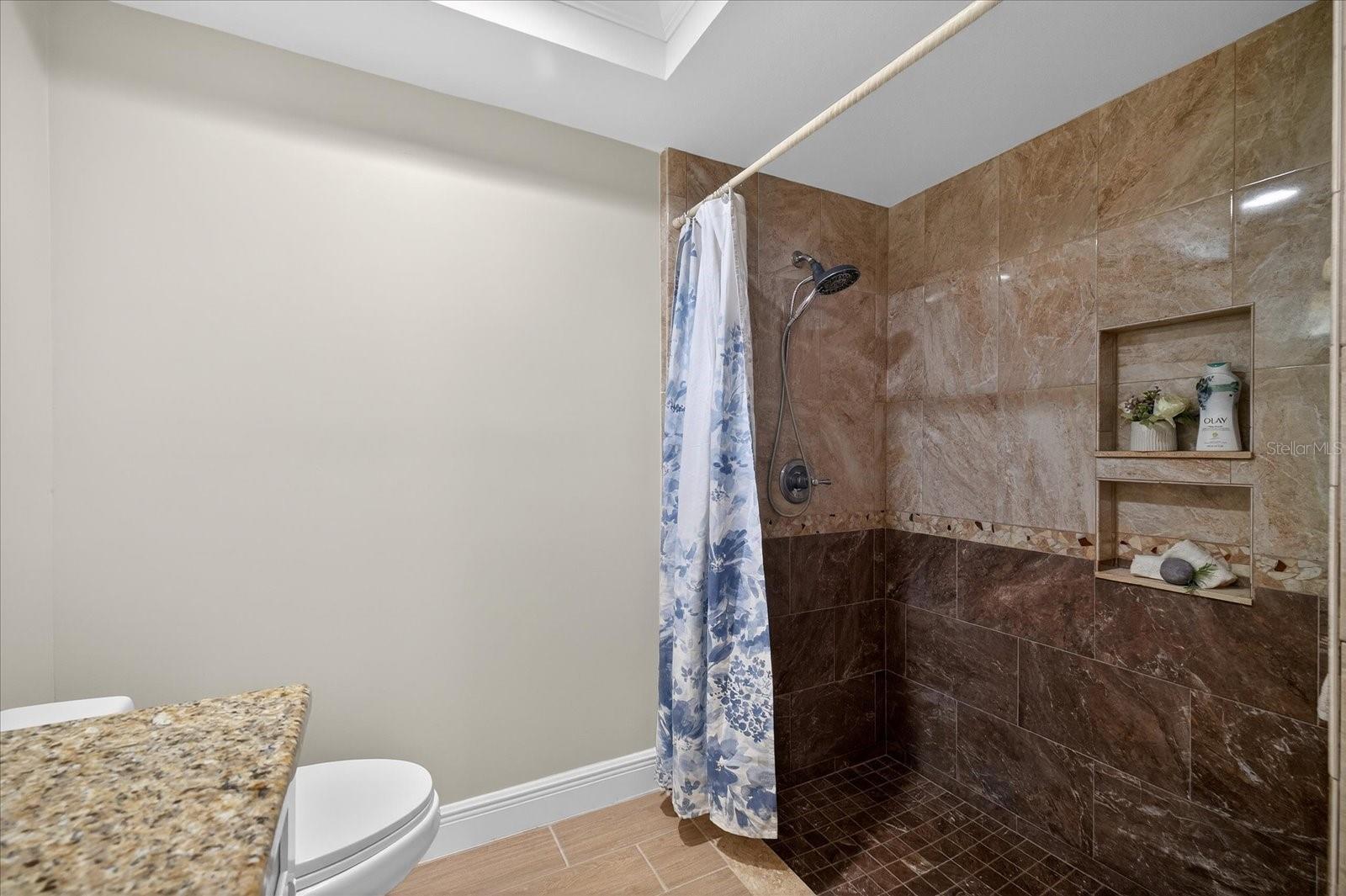 Listing photo id 39 for 4535 Rickover Court