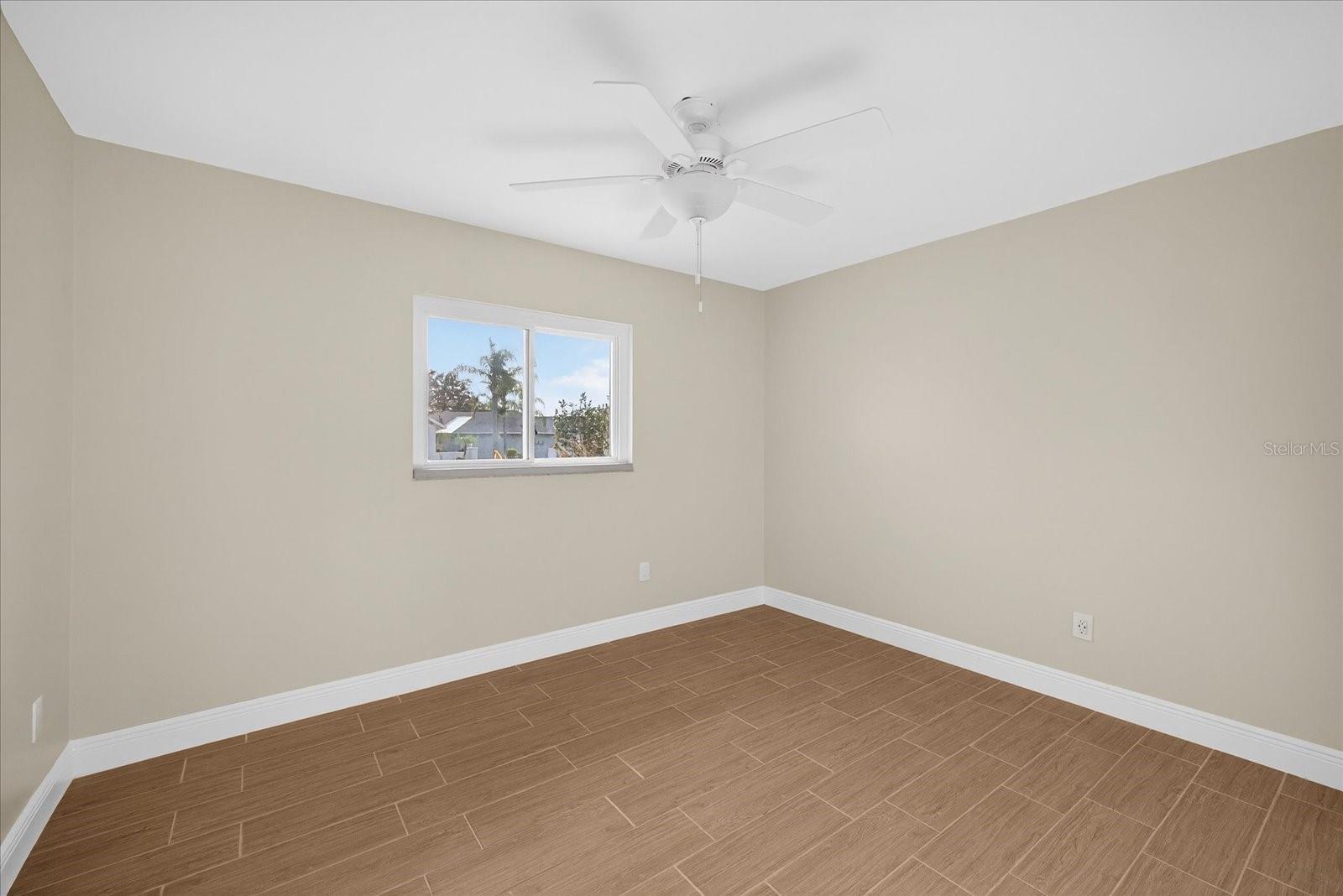 Listing photo id 44 for 4535 Rickover Court