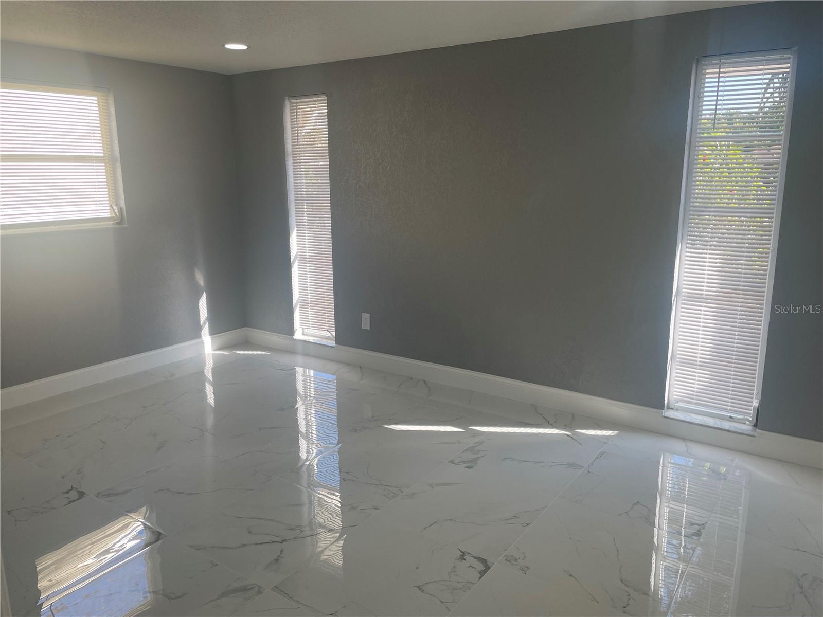 Image 13 of 39 For 8621 Robilina Road