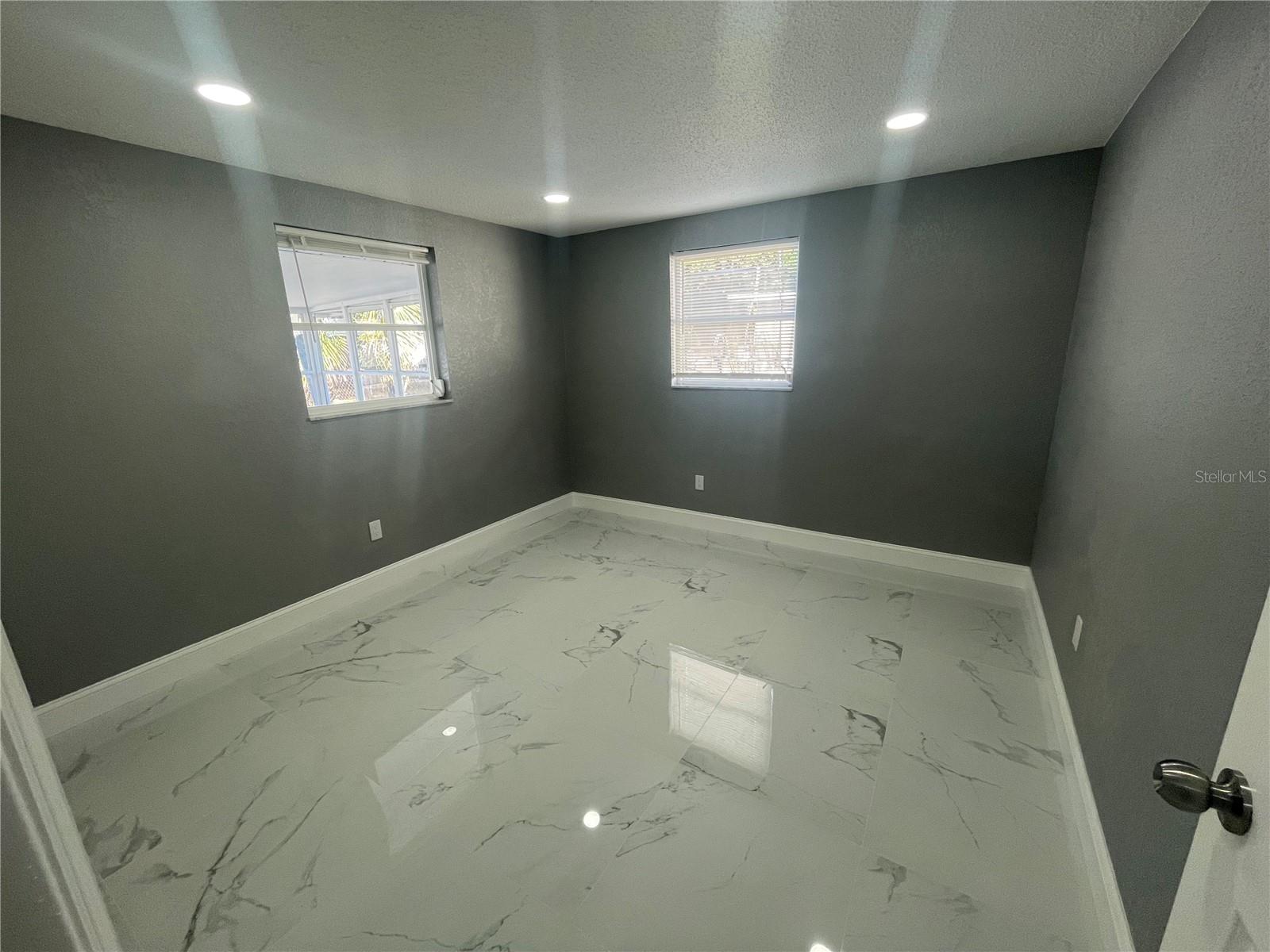 Image 18 of 39 For 8621 Robilina Road